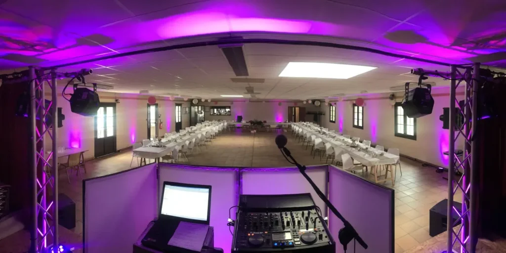 Grande salle équipée en son et lumière